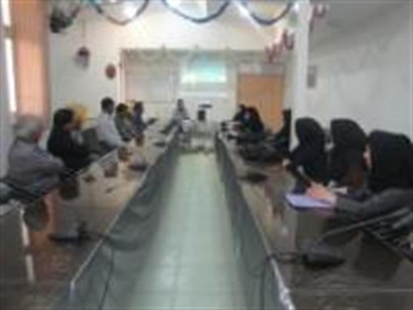برگزاری جلسه آموزشی بهداشت حرفه ای مرکز بهداشت شهرستان اسلام آباد غرب