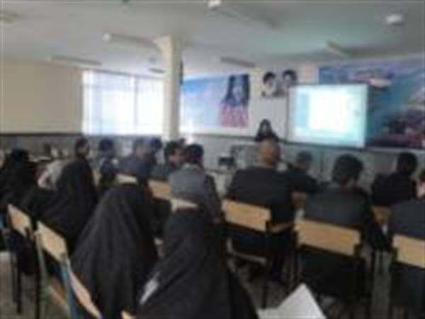 برگزاری دوره ضمن خدمت مدیران مدارس "منتخب مروج سلامت"در شهرستان اسلام آباد غرب