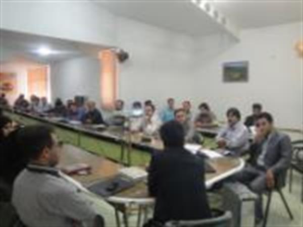 برگزاری کلاش آموزشی بهداشت مواد غذایی در بلایا در مورخه 30/4/1392در سالن اجتماعات مرکز بهداشت شهرستان