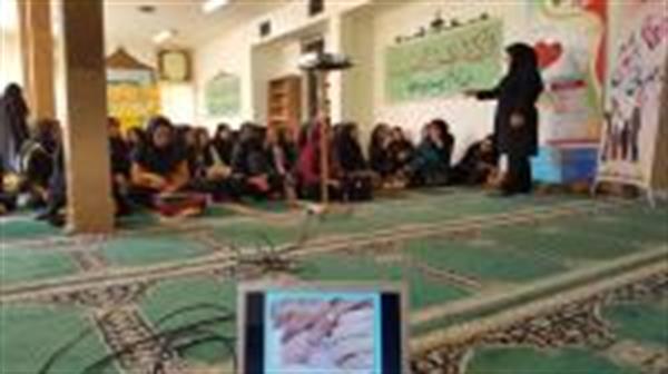 جلسه آموزشی به مناسبت هفته جمعیت در کمیه امداد امام خمینی (ره) شهرستان مورخه 9/03/95
