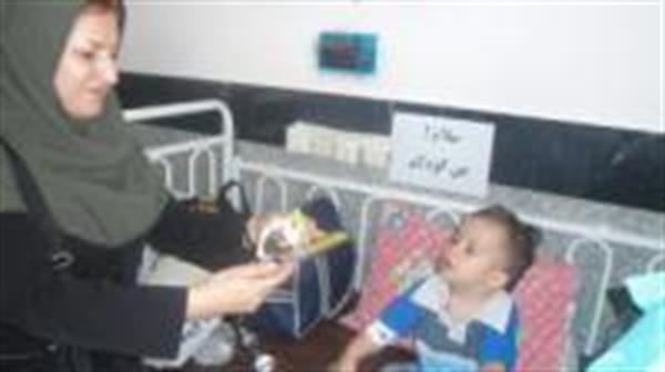 گرامی داشت روز جهانی کودک با عیادت از کودکان بستری در بخش کودکان بیمارستان امام خمینی(ه)توسط مسئولین محترم شبکه مورخه 1393/07/14