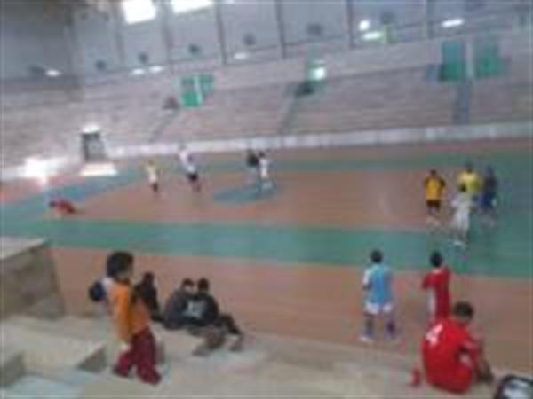 برگزاری مسابقه فوتبال و اردو بین کارکنان شبکه بهداشت و درمان شهرستان اسلام آباد غرب به مناسبت هفته سلامت مردان ایرانی