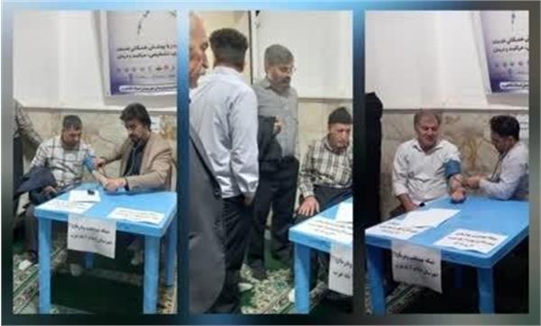 برپای میز خدمت در مصلی نماز جمعه شهرستان به مناسبت هفته بسیج1404/08/30