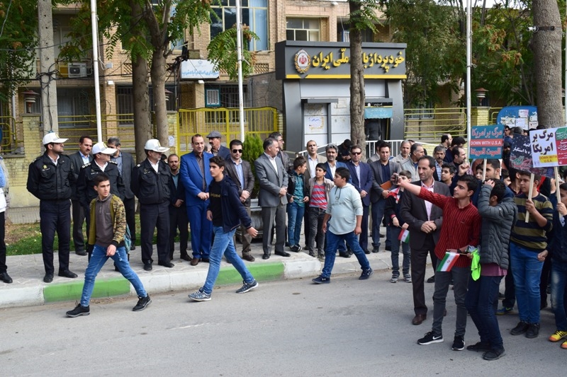 راهپیمایی 13 آبان ماه 3