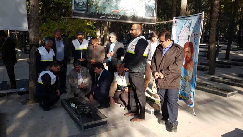 غبارروبی مزار شهدائ 4